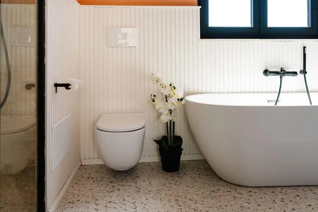 Sliema Mainstreet Designer Suite 12 With Shared Rooftop Pool And Bbq 0*,  Malta