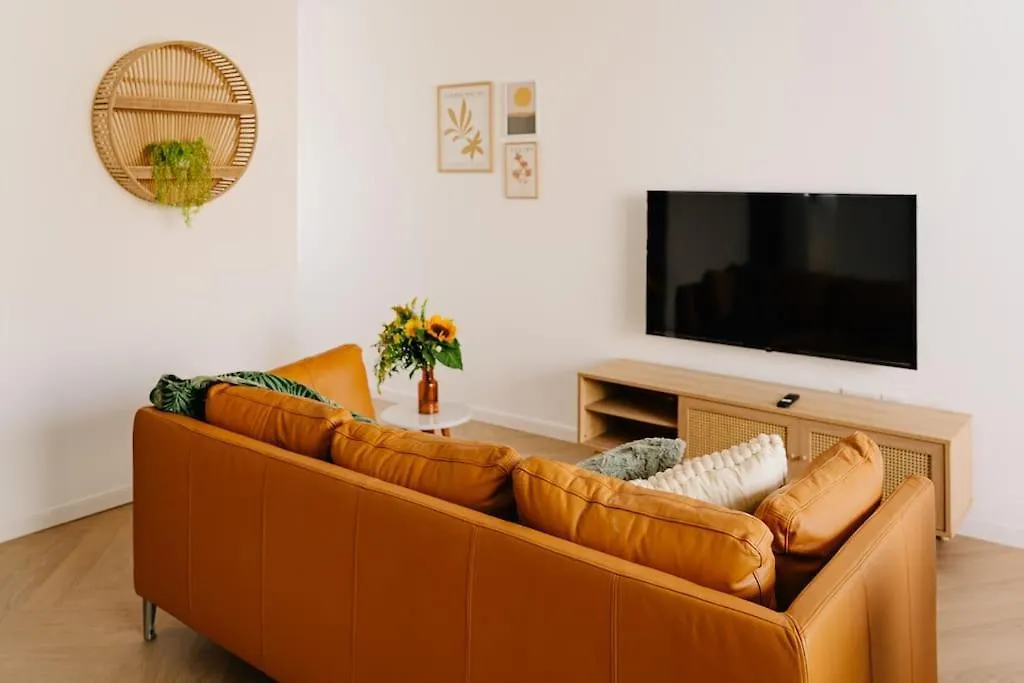Sliema Mainstreet Designer Suite 12 With Shared Rooftop Pool And Bbq 0*,