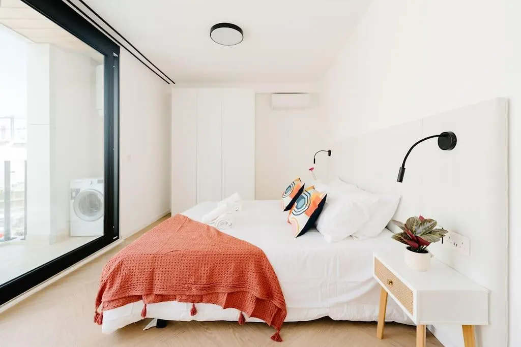 Sliema Mainstreet Designer Suite 12 With Shared Rooftop Pool And Bbq 0*,
