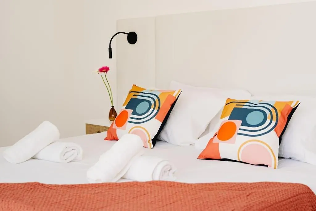 Sliema Mainstreet Designer Suite 12 With Shared Rooftop Pool And Bbq
