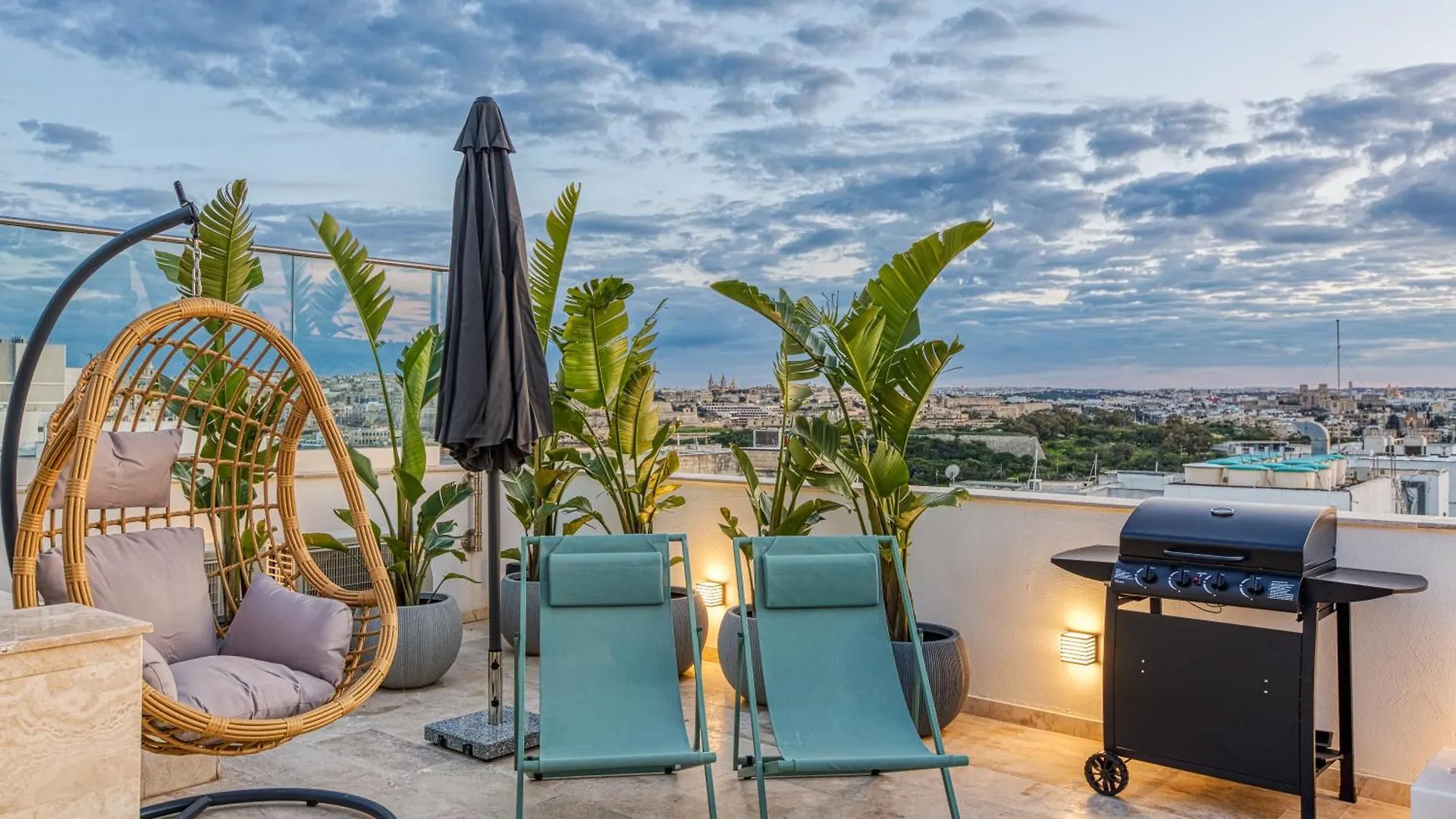 Apartment Sliema Mainstreet Designer Suite 12 With Shared Rooftop Pool And Bbq Malta