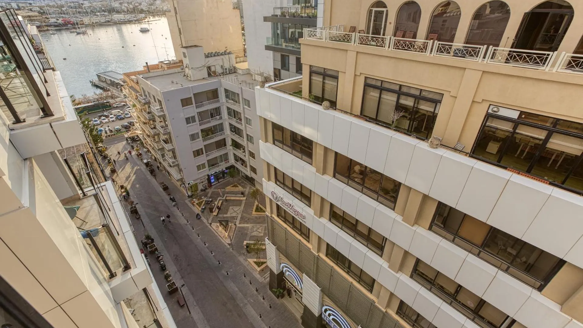 Sliema Mainstreet Designer Suite 12 With Shared Rooftop Pool And Bbq Apartment